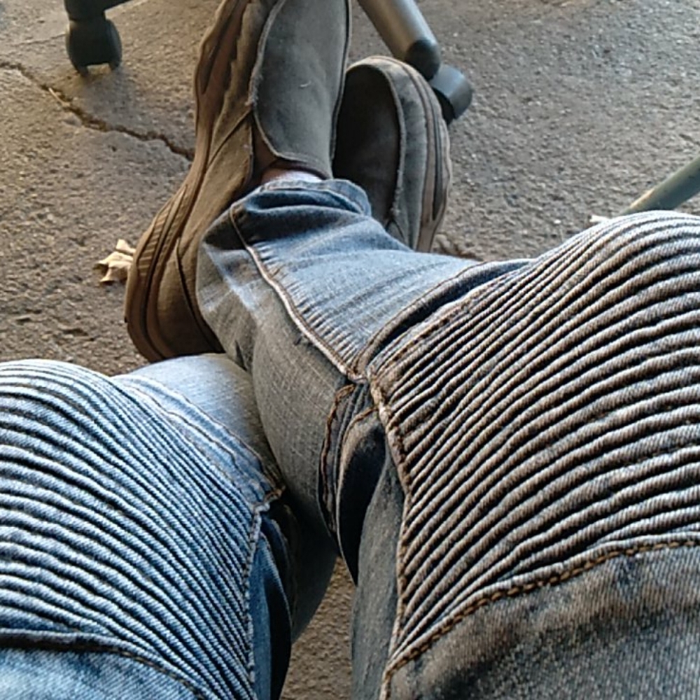 Skinny pants & some kicks